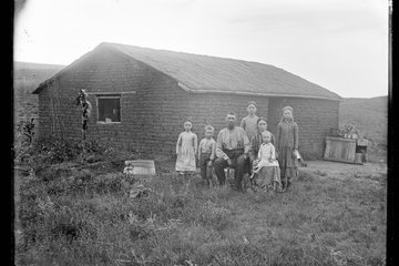 Immigrant Settlers 0702_0701