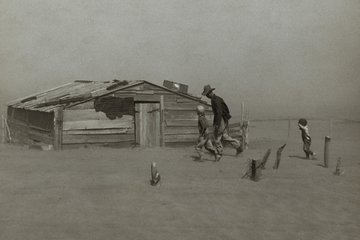 Photo of farm in dust storm of 1930's 0801_0501